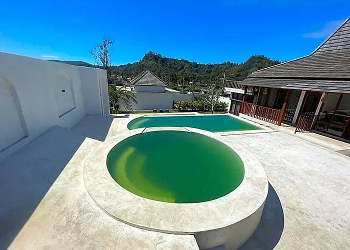 ホテル Volcano Side Kintamani バリ島